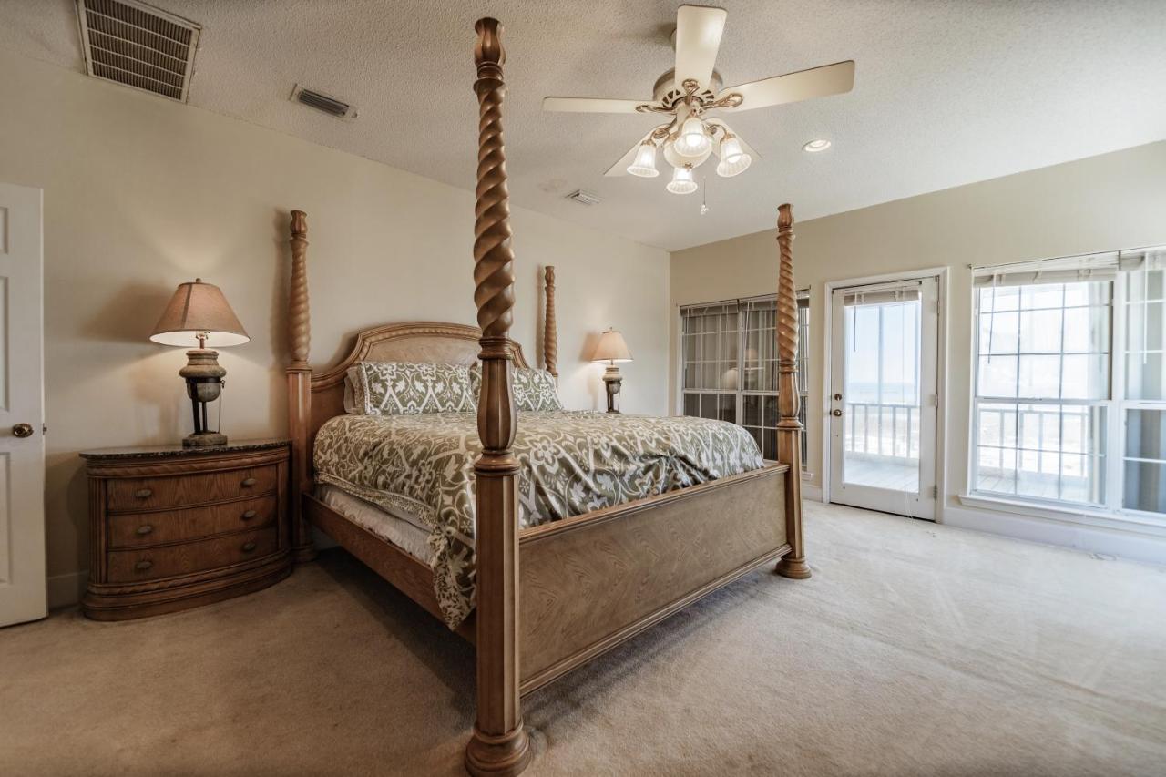 Relaxation - Large Bay Front Home Has Everything You Need For The Perfect Dauphin Island Family Holiday! Home Exterior photo