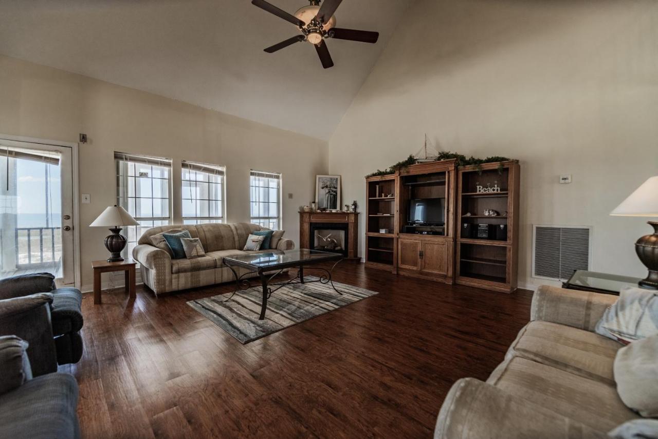 Relaxation - Large Bay Front Home Has Everything You Need For The Perfect Dauphin Island Family Holiday! Home Exterior photo