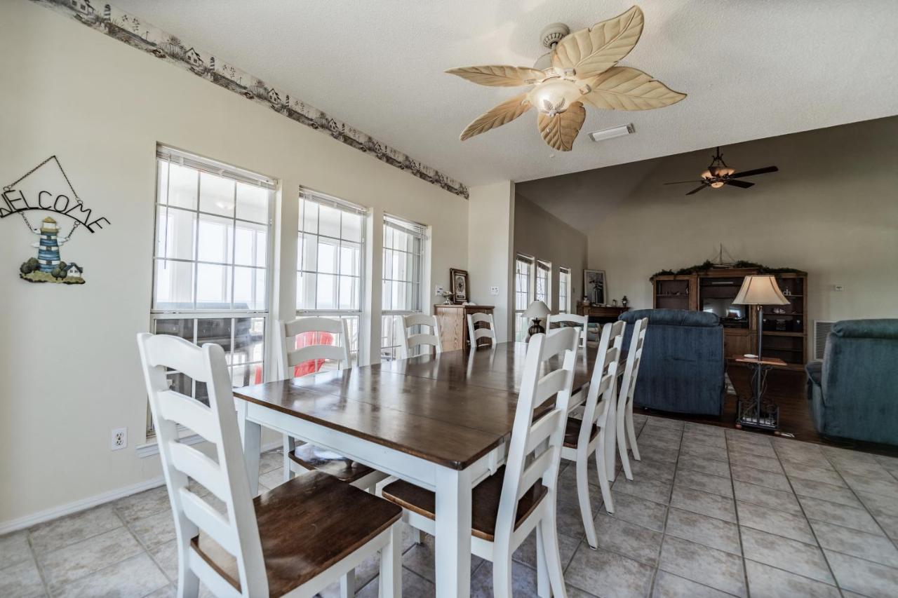 Relaxation - Large Bay Front Home Has Everything You Need For The Perfect Dauphin Island Family Holiday! Home Exterior photo
