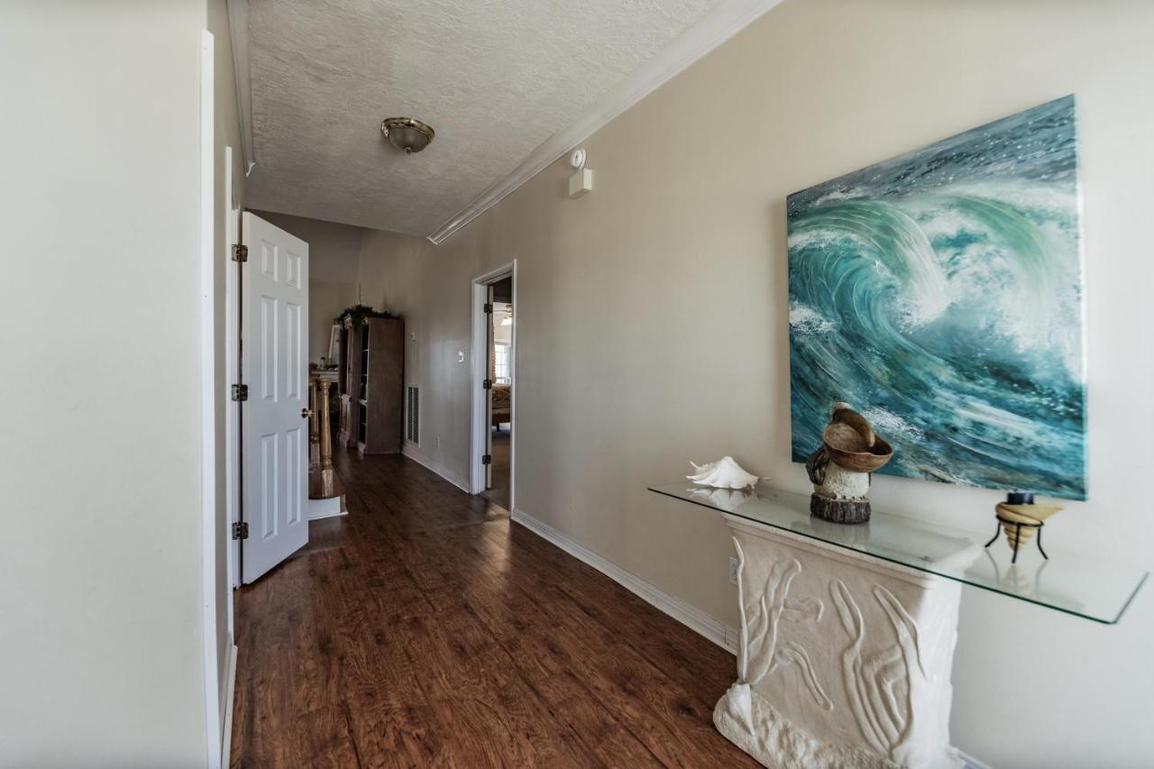 Relaxation - Large Bay Front Home Has Everything You Need For The Perfect Dauphin Island Family Holiday! Home Exterior photo